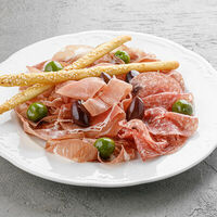 Ассорти мясных деликатесов в Волга-Волга