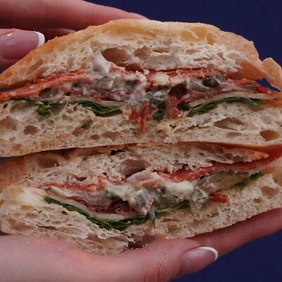 Сэндвич с пеперони в Диалог по цене 419 ₽