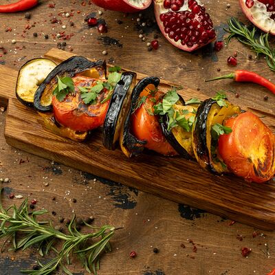 Овощи на углях в Вкусно есть всё на углях по цене 620 ₽