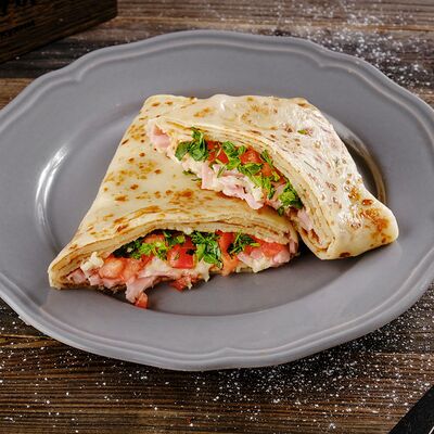 Блин с ветчиной, сыром и помидором в Буфет-бюро по цене 249 ₽