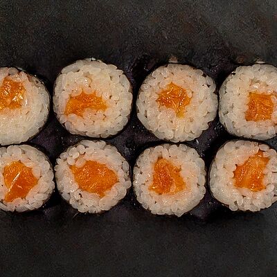 Маки с лососем в Косой переулок по цене 399 ₽