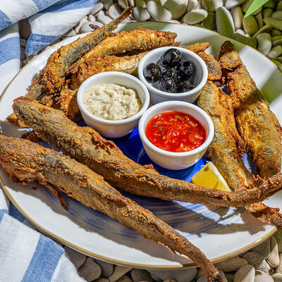 Рыбное ассорти (килька, навага, корюшка) в Селёдочная по цене 1023 ₽