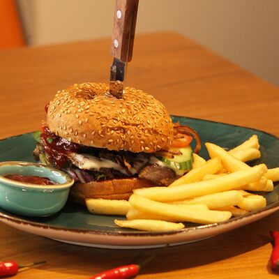 Бургер с рваной свининойв Foodlink по цене 550 ₽