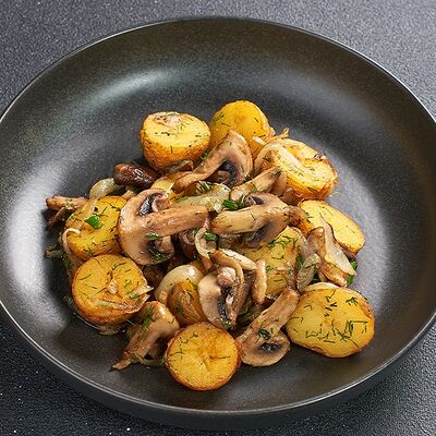 Жареный картофель с луком и грибами в Lafa Lounge по цене 220 ₽