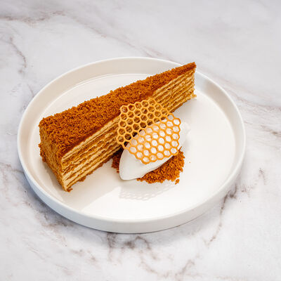 Медовик в КРЫША по цене 620 ₽