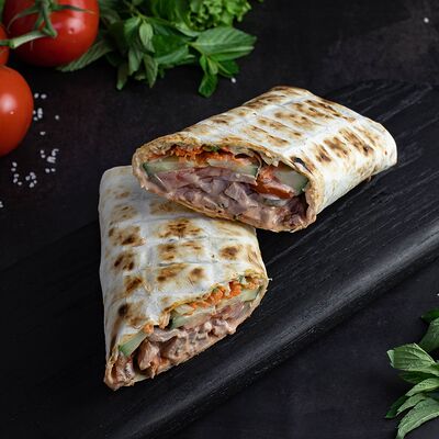 Шаурма из курицы в Жарим на углях по цене 350 ₽