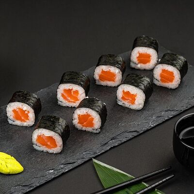 Маки с лососем в Рыбин Гуд Sushi Premium по цене 44 ₽
