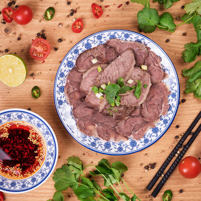 Слайсы тушеной говядины в Кунфу еда по цене 239 ₽