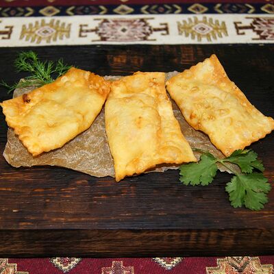 Мини-чебуреки с сыром в FastШашлык и Хинкали по цене 220 ₽