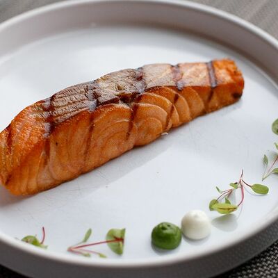 Филе лосося гриль в Per Se по цене 2600 ₽