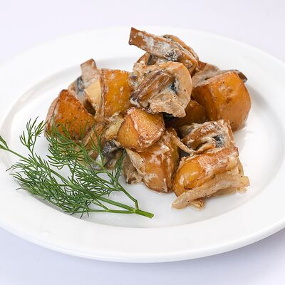 Картофель жареный (из отварного) с шампиньонами и сливками в ЧиллМил по цене 320 ₽