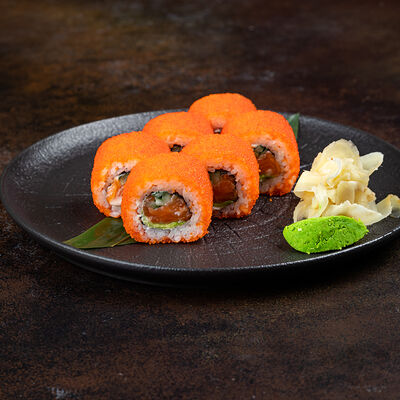 Ролл Калифорния с лососем в Город детей по цене 1035 ₽