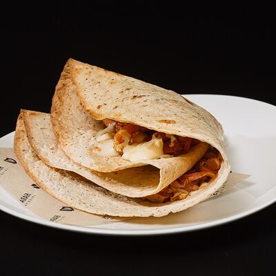 Кулёк с курицейв Harats Pub по цене 633 ₽