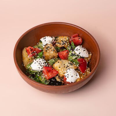 Тёплый салат с баклажаном в Tbls по цене 540 ₽