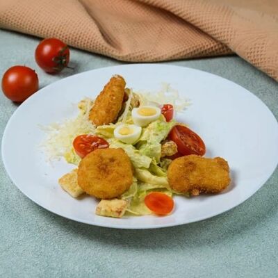 Салат Цезарь с наггетсами в Park cafe по цене 290 ₽