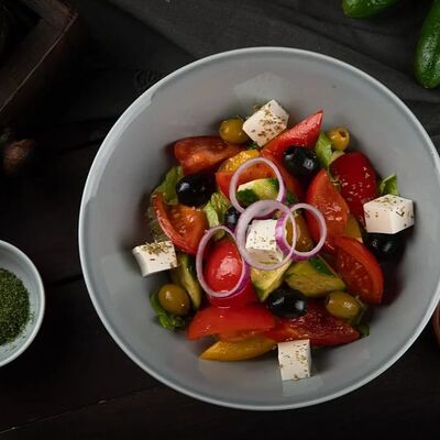Салат Греческий в Мангал Хаус по цене 450 ₽