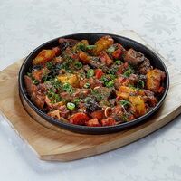 Жаркое с говяжьим языком и беконом в Лисья нора