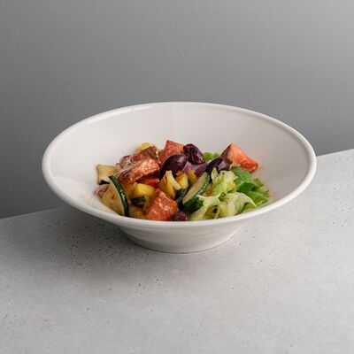 Теплый салат с кижучем и картофелем в Великие по цене 972 ₽