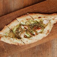 Пиде с креветками, цукини и фисташкамив Moro