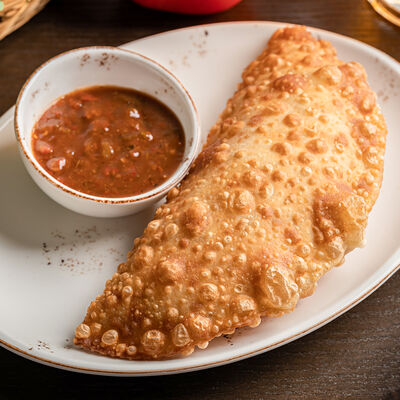 Чебурек с телятиной в Сандуны Урал по цене 570 ₽