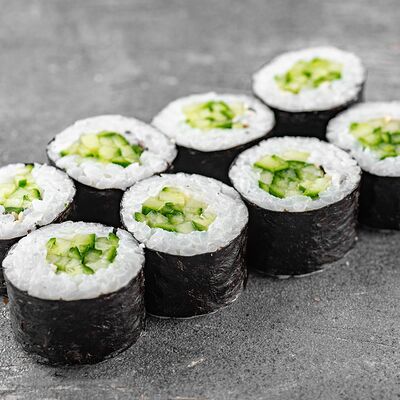 Маки с огурцом в YOKO SUSHI по цене 200 ₽