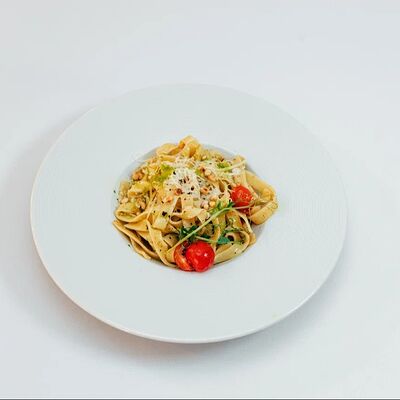 Феттуччине с помидорами черри и соусом песто в #proсчастье по цене 500