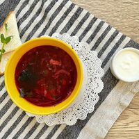 Борщ со сметаной в URBANFOOD