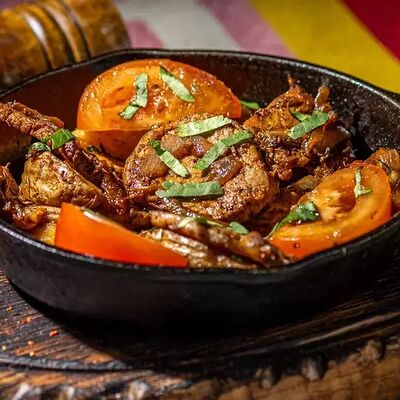 Оджахури со свининой в Хачапури по цене 540 ₽