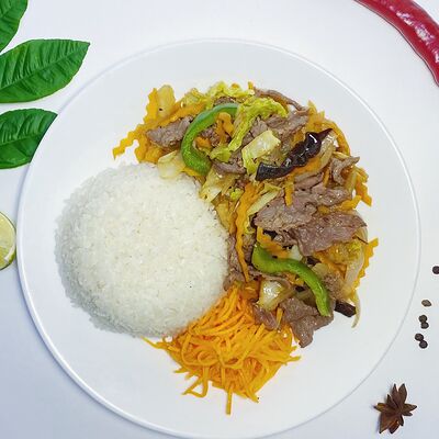 Ком Бо Сао - Рис с говядиной и овощамив Pho Nem по цене 549 ₽