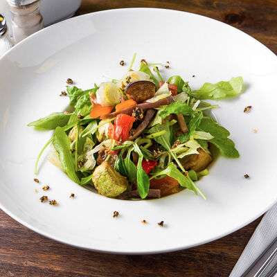 Салат с говядиной и печеными овощами в Кафе RSC по цене 250 ₽