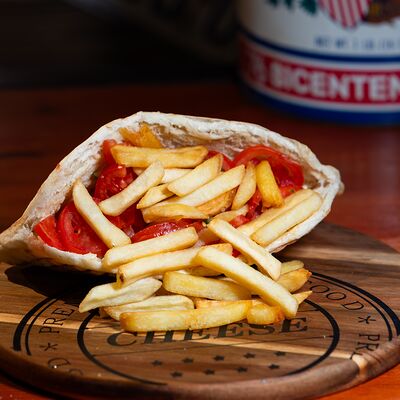 Гиро в булочкев CHEF BURGER по цене 490 ₽