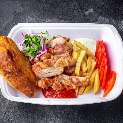 Ланч бокс с курицей в Вкусно место по цене 530 ₽
