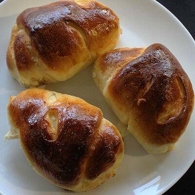 Булочка с изюмом в Джон Вкусный по цене 7000 ₽