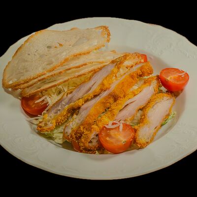 Цезарь с курицейв Кухня по цене 610 ₽