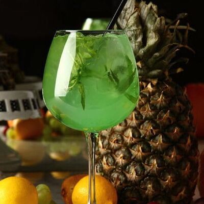 Лимонад собственного приготовления из Свежего Тархуна в Buta по цене 345 ₽