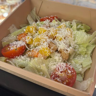 Салат манго-креветка в Джонни Пепперони по цене 330 ₽