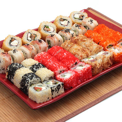 Сет Сакура в Sushiwoker по цене 2479 ₽