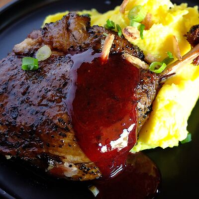 Утиная ножка в Смоки-паб Станция по цене 880 ₽