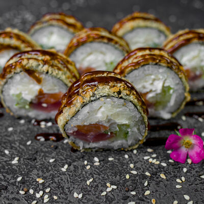 Ролл Магуро темпура в Restobar Первый & Ресторан доставки Личный повар по цене 499 ₽