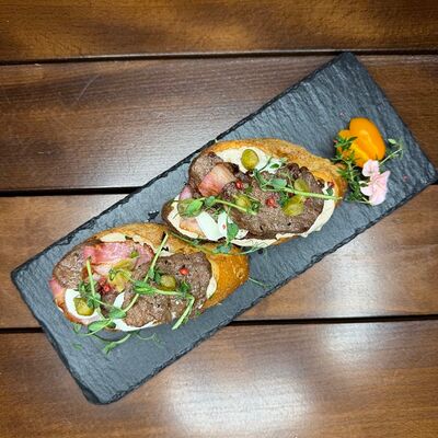 Брускетты с говядиной в БункерПаб по цене 730 ₽