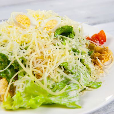 Цезарь с лососем в Рандеву по цене 840 ₽