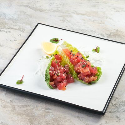 Тартар из тунца с овощами и понзу в Lemongrass по цене 632 ₽