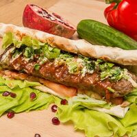 Шаурма с люля-кебабом из курицы в JERMUK ШАУРМАНА УГЛЯХ