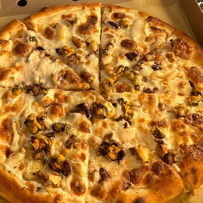 Тихоокеанская пицца с морепродуктами в Златая Корочка по цене 1019 ₽