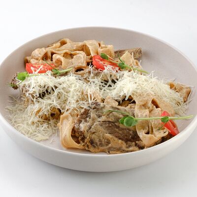 С ростбифом и соусом пепперв Grizzly Food по цене 790 ₽
