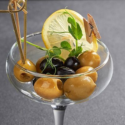 Оливки, маслины в Lafa Lounge по цене 350 ₽