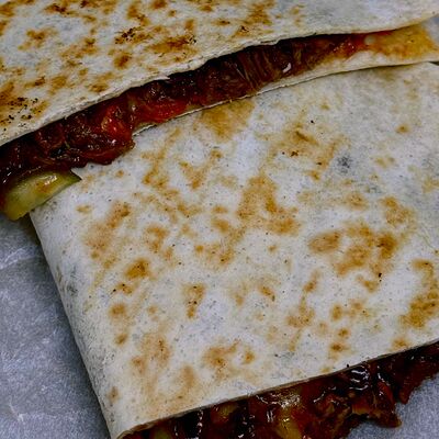 Тортилья с рваной говядинойв #ВМЯСО по цене 650 ₽