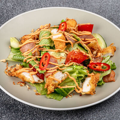 Салат биг тейсти со стрипсами в Pizza Lavka по цене 499 ₽