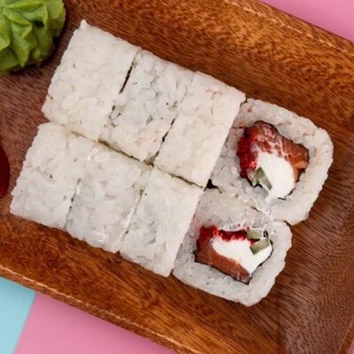 Ролл с лососем и тобико в Ями Тим по цене 940 ₽