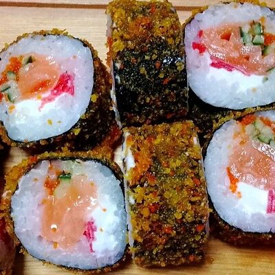 Хрустящий лосось в Пицца Рак и Суши по цене 950 ₽